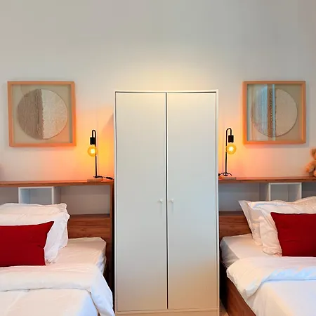 One Guest Place Twin Room With Shared Toilet